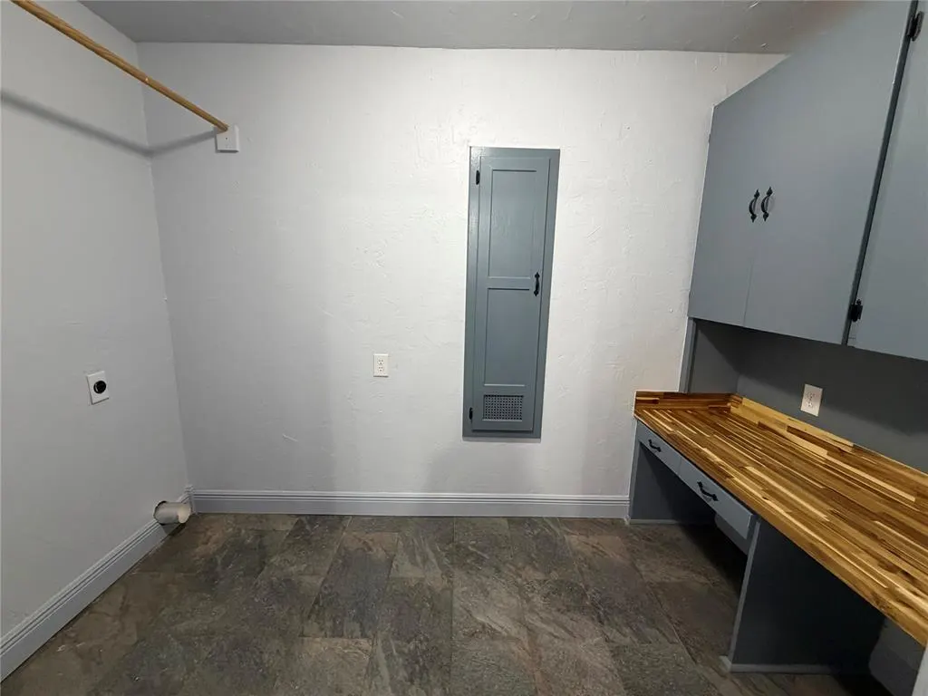 Photo 10 — 20 NW 15th Avenue, Ardmore, OK 73401