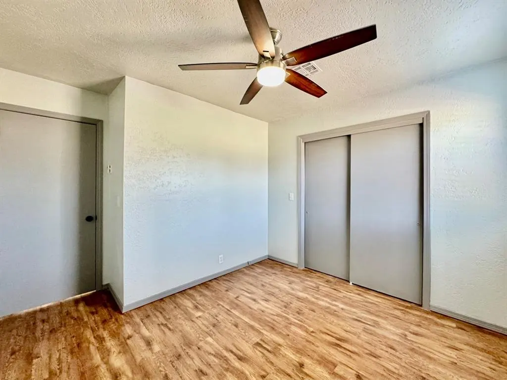Photo 16 — 925 Swan Lake Court, Edmond, OK 73003