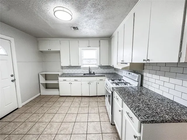 Photo 5 — 2528 W I 44 Service Road, Oklahoma City, OK 73112
