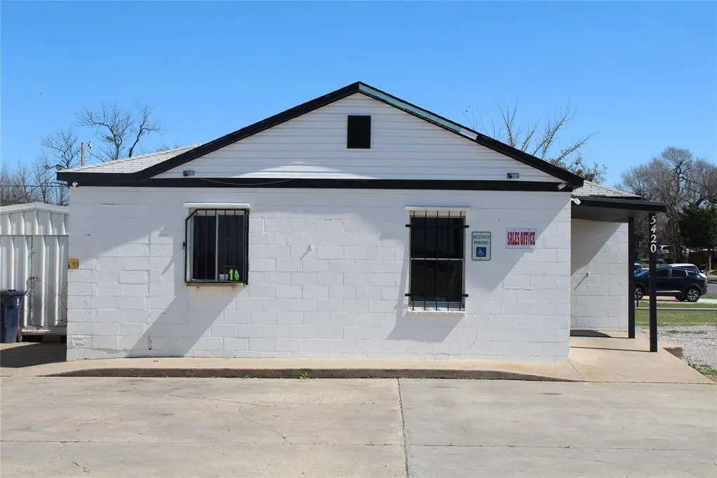 Photo 5 — 3420 S May Avenue, Oklahoma City, OK 73119