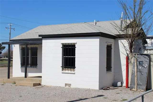 Photo 8 — 3420 S May Avenue, Oklahoma City, OK 73119