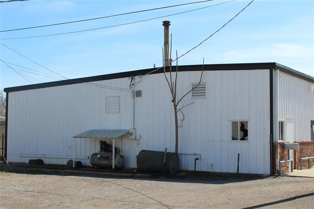 Photo 13 — 3420 S May Avenue, Oklahoma City, OK 73119