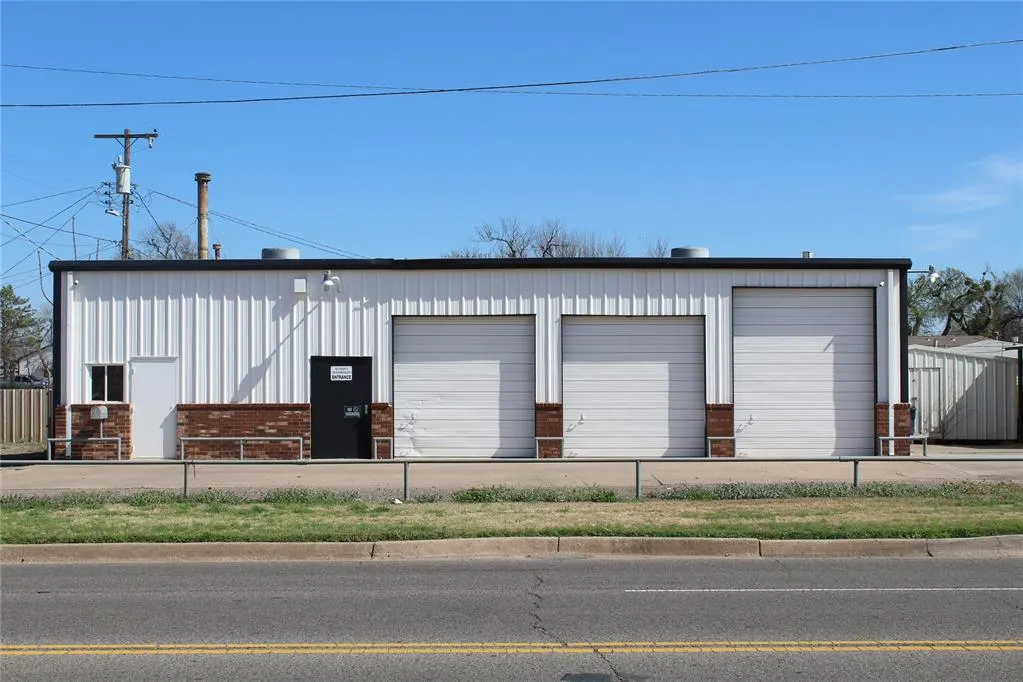 Photo 24 — 3420 S May Avenue, Oklahoma City, OK 73119