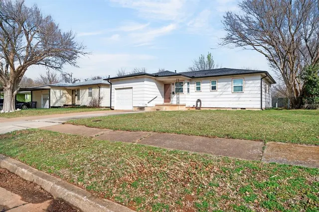 Photo 3 — 34 Shirley Lane, Edmond, OK 73003