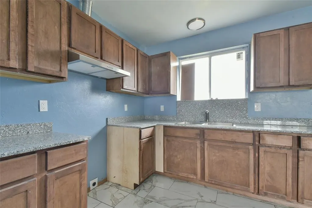Photo 9 — 808 NE 36th Street, Oklahoma City, OK 73105