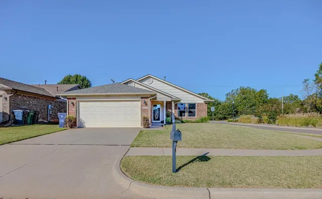 Photo 2 — 2501 Flame Lily Road, Oklahoma City, OK 73128