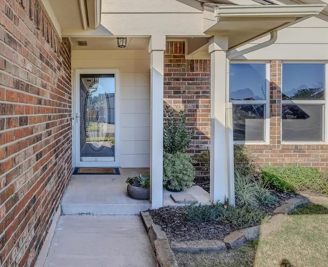 Photo 5 — 2501 Flame Lily Road, Oklahoma City, OK 73128