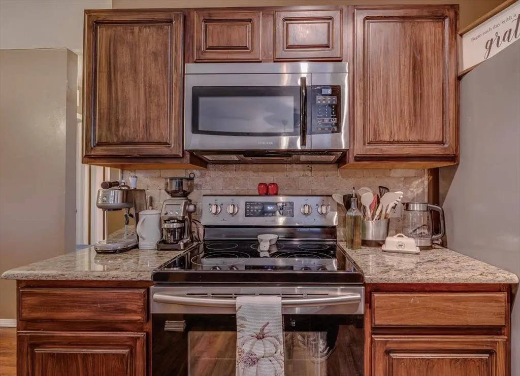 Photo 14 — 2501 Flame Lily Road, Oklahoma City, OK 73128