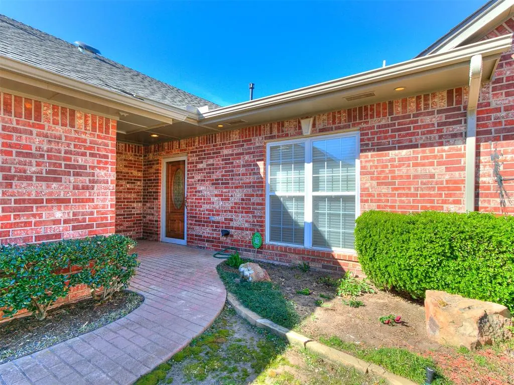 Photo 5 — 12407 W Greenlea Chase, Oklahoma City, OK 73170
