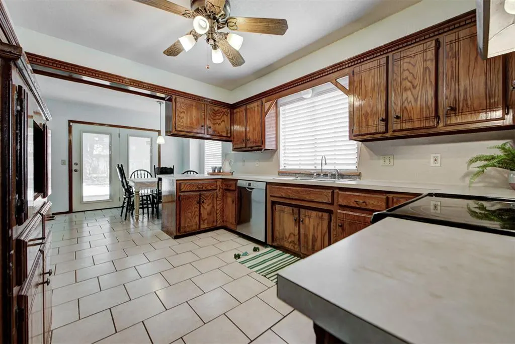 Photo 14 — 7509 Cecilia Place, Oklahoma City, OK 73162