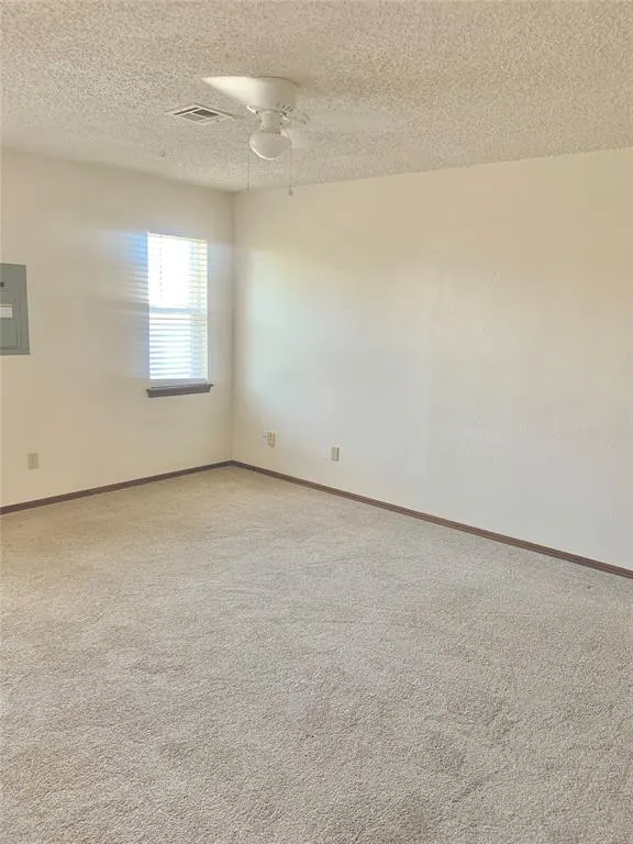 Photo 18 — 320 Falcon Court 2, Norman, OK 73069