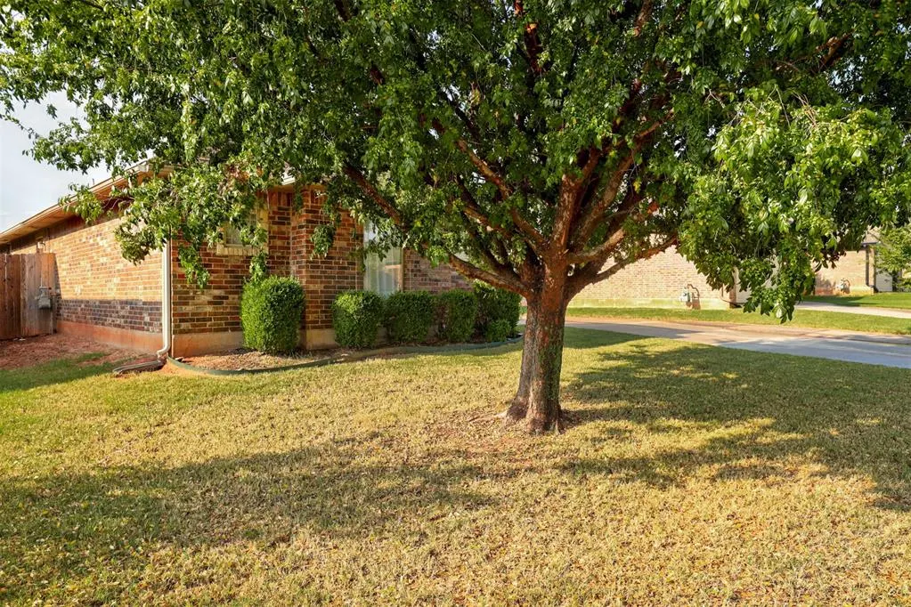 Photo 4 — 2600 SE 39th Street, Moore, OK 73160