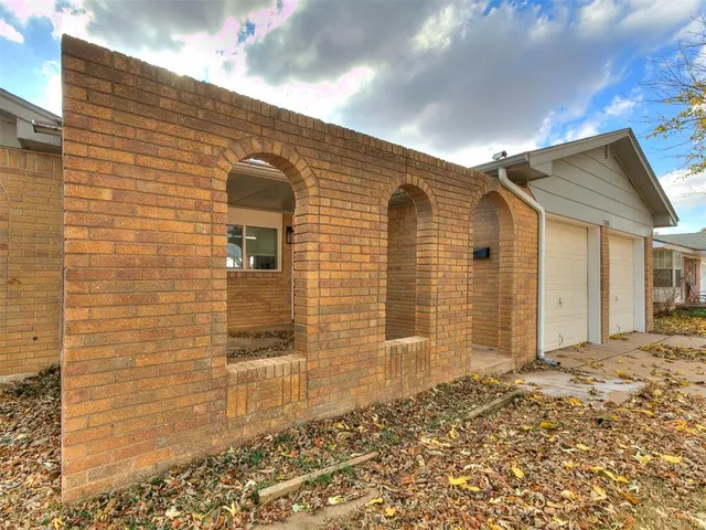 Photo 2 — 2808 SW 88th Street, Oklahoma City, OK 73159