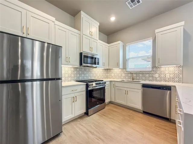 Photo 4 — 2610 Crescent Avenue, Oklahoma City, OK 73120
