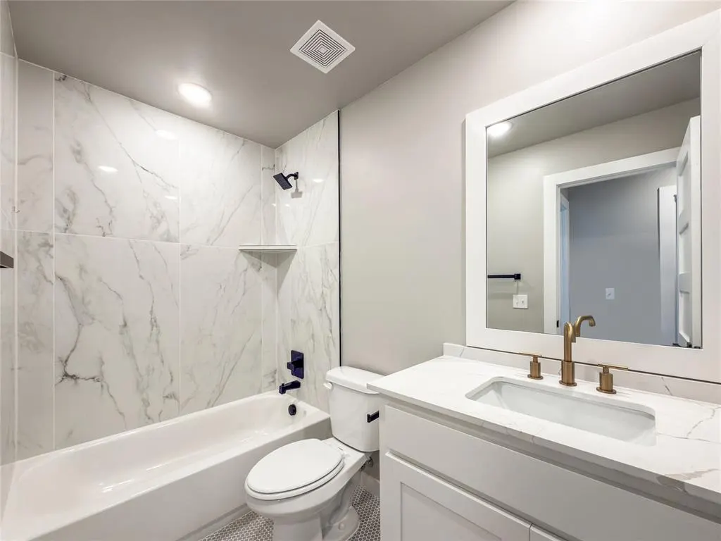 Photo 13 — 2610 Crescent Avenue, Oklahoma City, OK 73120
