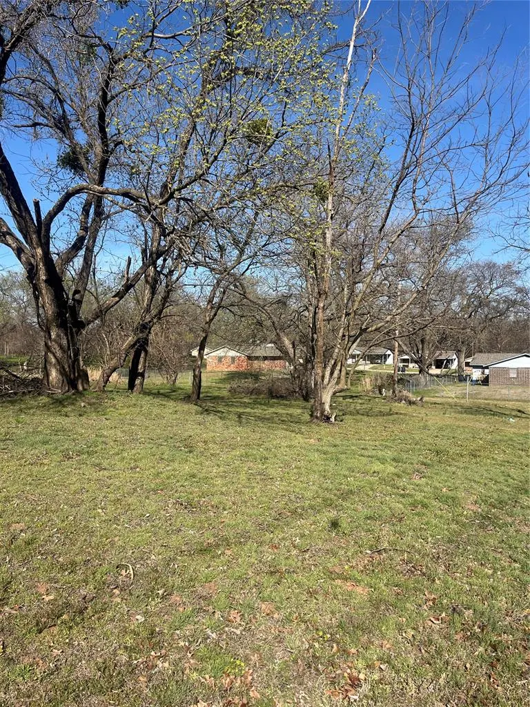 Front exterior — 825 S Philadelphia Avenue, Shawnee, OK 74801