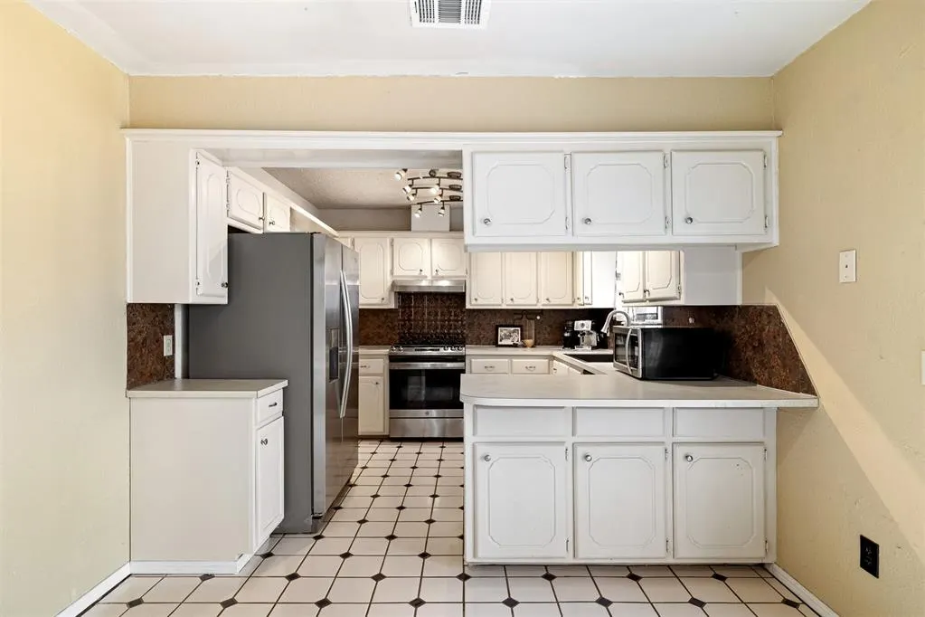Photo 9 — 3229 SW 96th Street, Oklahoma City, OK 73159