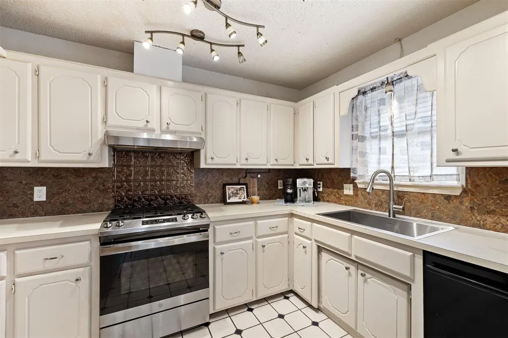 Photo 11 — 3229 SW 96th Street, Oklahoma City, OK 73159