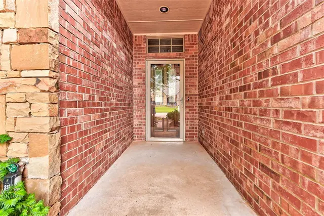 Photo 4 — 90 Olde Village Way, Edmond, OK 73013