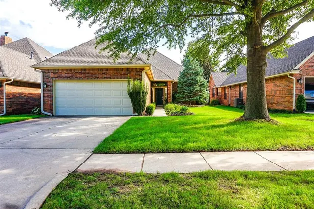 Front exterior — 1009 Riviera Drive, Norman, OK 73072