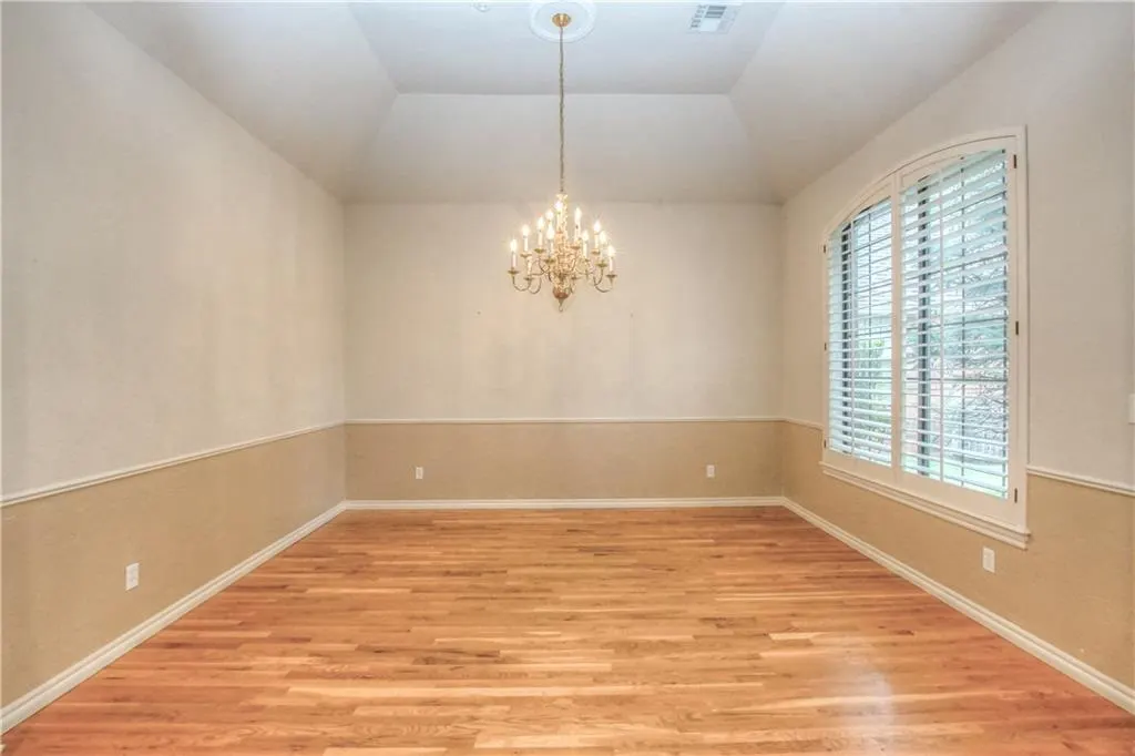 Photo 4 — 1009 Riviera Drive, Norman, OK 73072