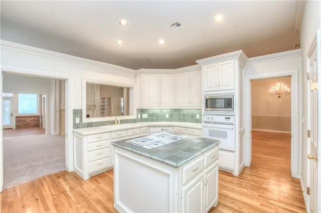 Photo 7 — 1009 Riviera Drive, Norman, OK 73072