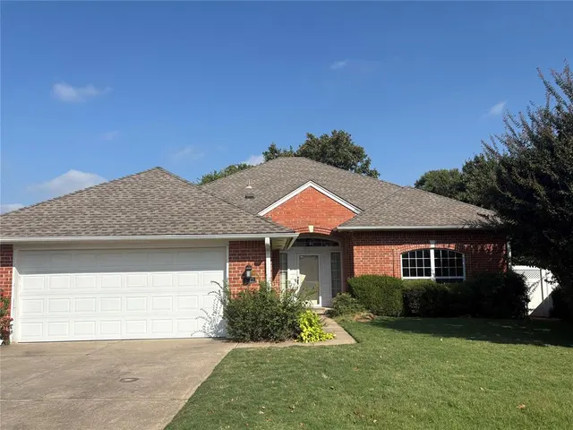 Front exterior — 3717 Barwick Drive, Norman, OK 73072