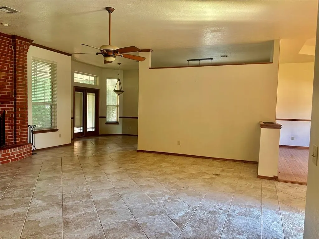 Photo 3 — 3717 Barwick Drive, Norman, OK 73072