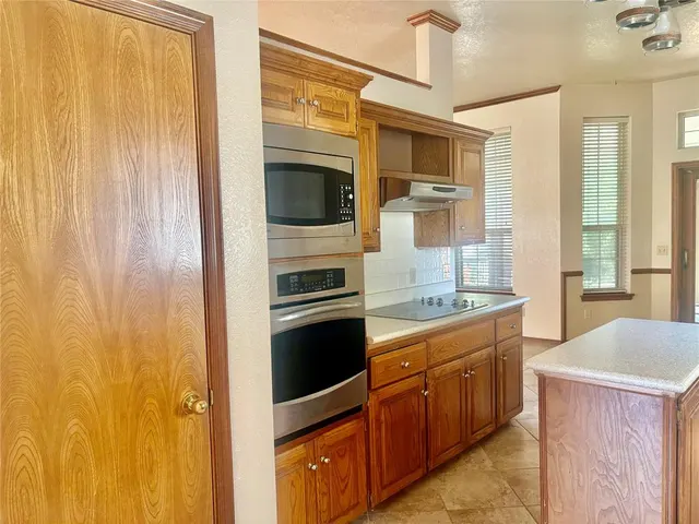 Photo 6 — 3717 Barwick Drive, Norman, OK 73072