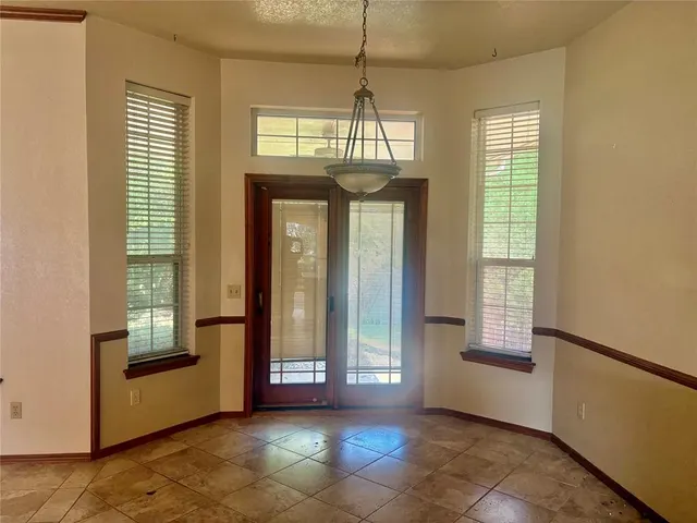 Photo 7 — 3717 Barwick Drive, Norman, OK 73072