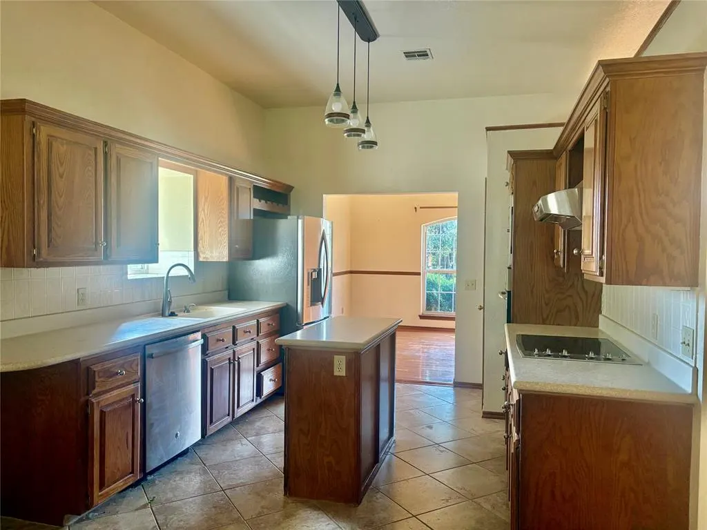 Photo 8 — 3717 Barwick Drive, Norman, OK 73072