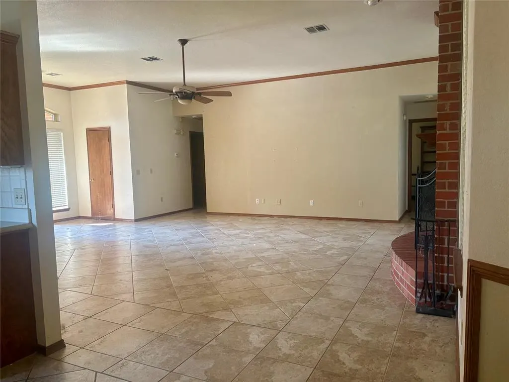 Photo 10 — 3717 Barwick Drive, Norman, OK 73072