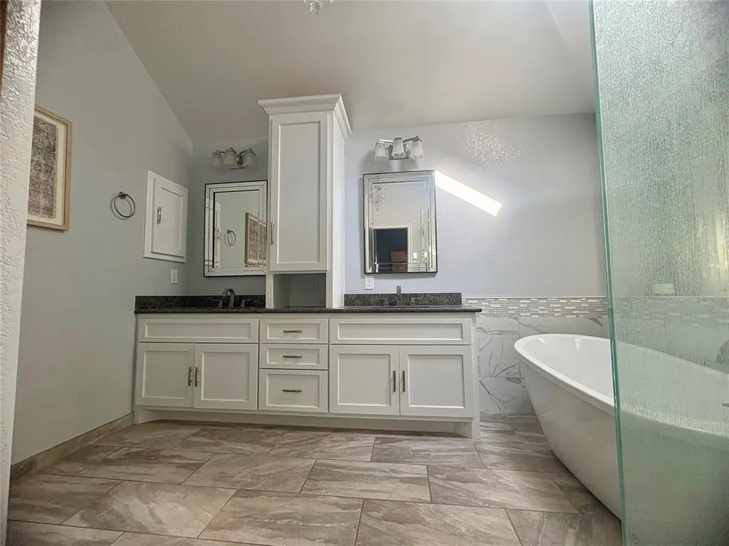 Photo 11 — 3717 Barwick Drive, Norman, OK 73072