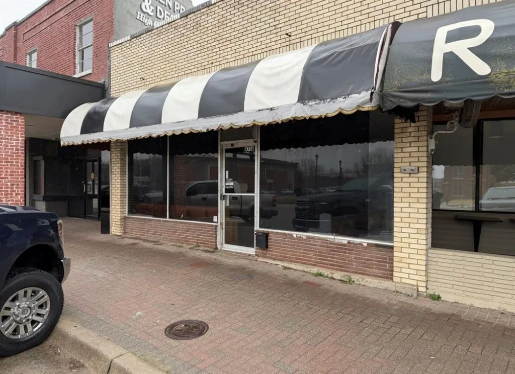 Front exterior — 6718 NW 39th Expressway, Bethany, OK 73008