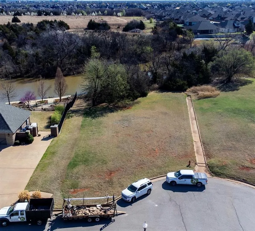 Photo 2 — 13100 Mackinac Island Drive, Oklahoma City, OK 73142