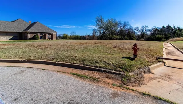 Photo 6 — 13100 Mackinac Island Drive, Oklahoma City, OK 73142