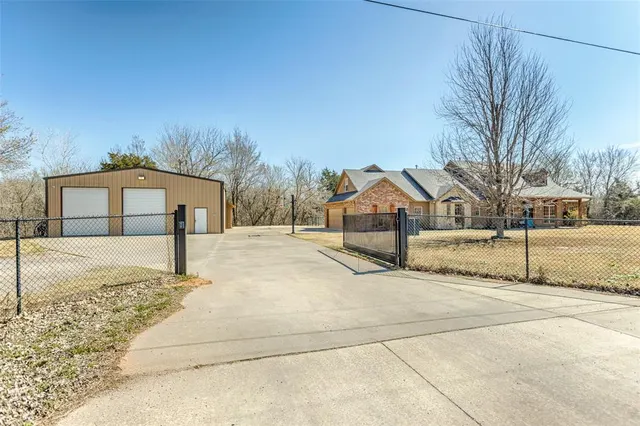 Photo 5 — 10100 S Richland Road, Mustang, OK 73064
