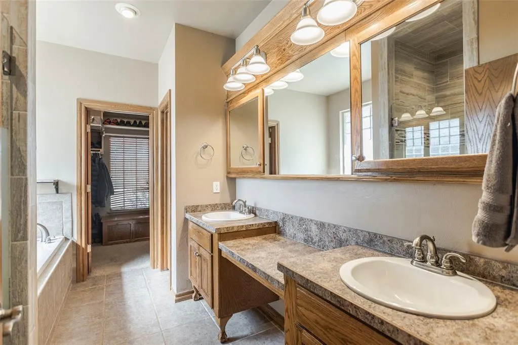 Photo 19 — 10100 S Richland Road, Mustang, OK 73064