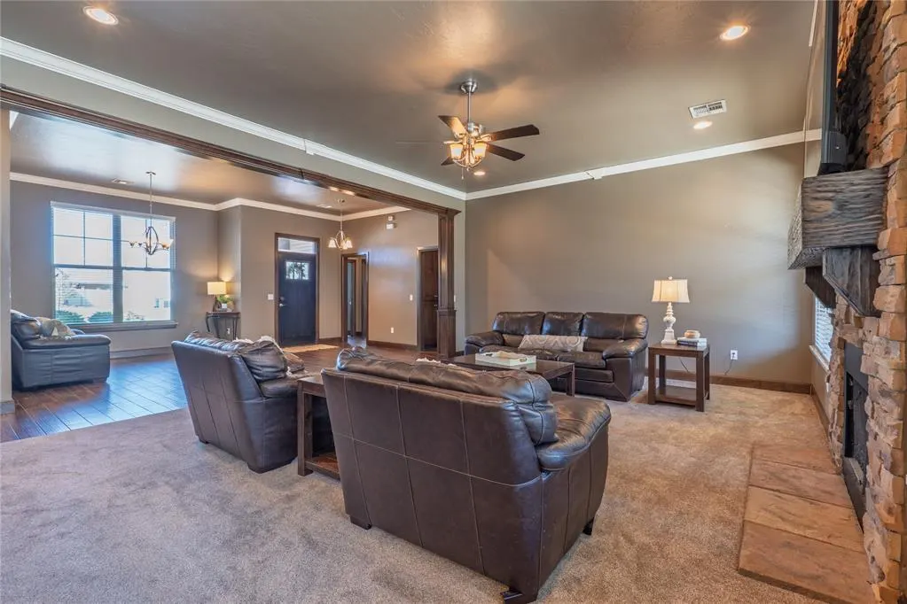 Photo 11 — 2715 Woodlawn Court, Shawnee, OK 74804