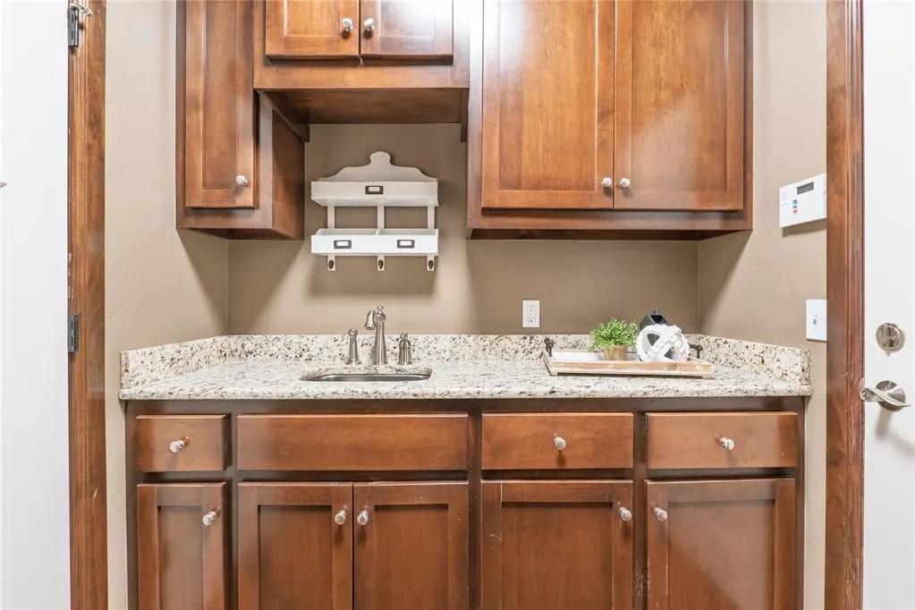 Photo 19 — 2715 Woodlawn Court, Shawnee, OK 74804
