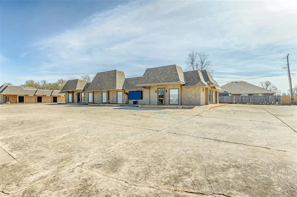 Photo 3 — 1700 E State Highway 152, Mustang, OK 73064