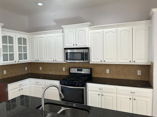 Photo 3 — 19449 Northpark Court, Edmond, OK 73012