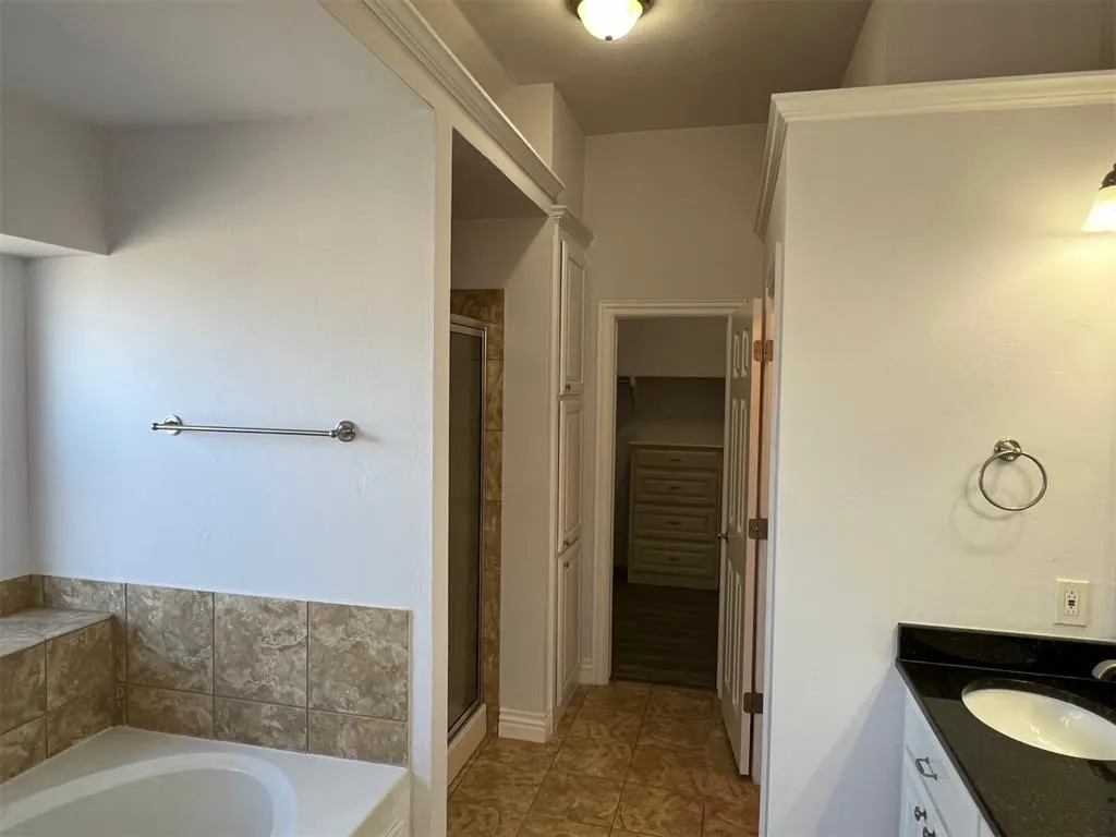 Photo 7 — 19449 Northpark Court, Edmond, OK 73012