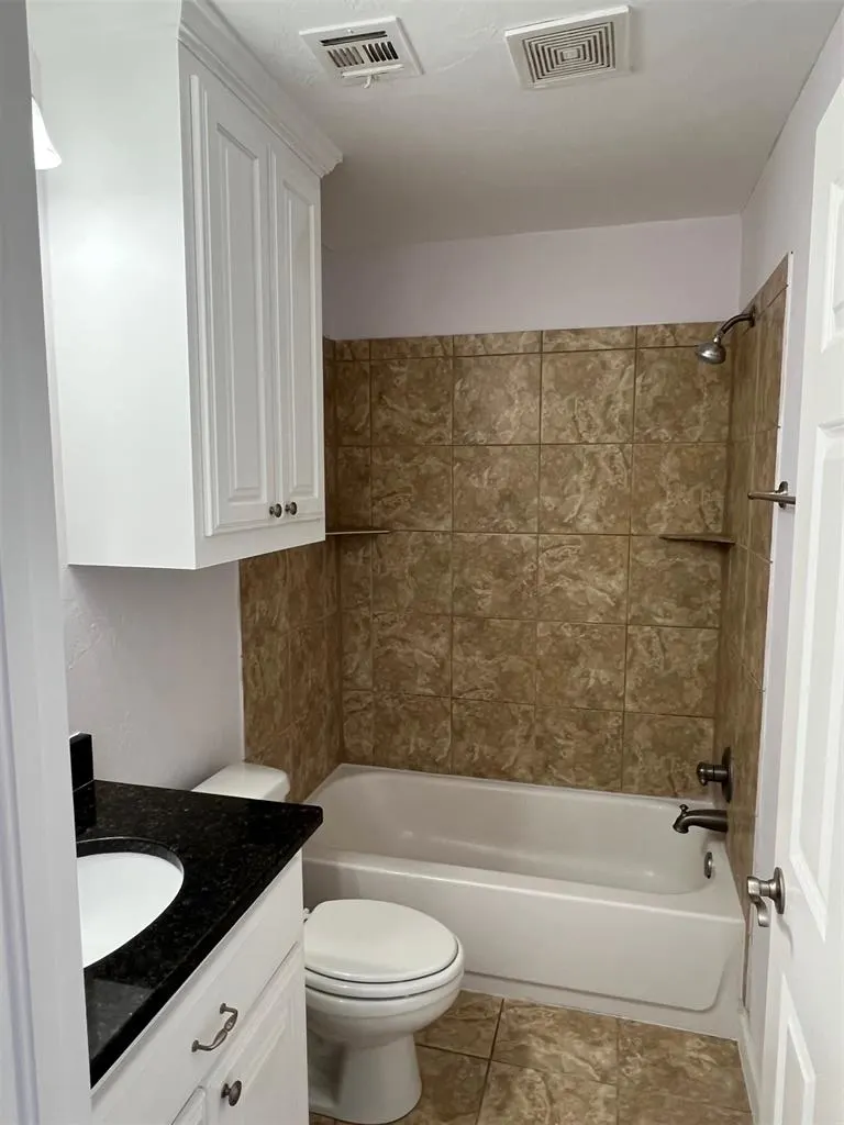 Photo 11 — 19449 Northpark Court, Edmond, OK 73012
