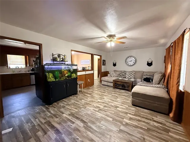 Photo 4 — 309 N Dawson Street, Meeker, OK 74855