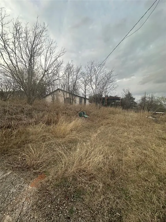 Photo 3 — 22080 W Tenth Street, Hinton, OK 73047
