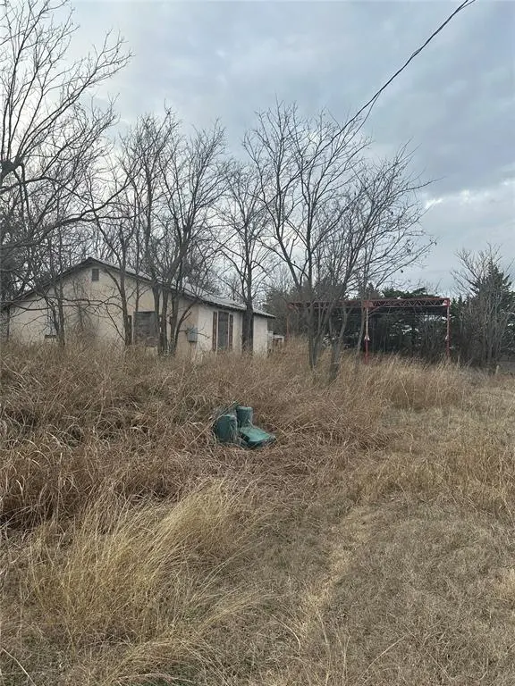 Photo 4 — 22080 W Tenth Street, Hinton, OK 73047