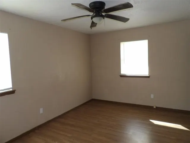Photo 5 — 510 NE 18th Street, Moore, OK 73160