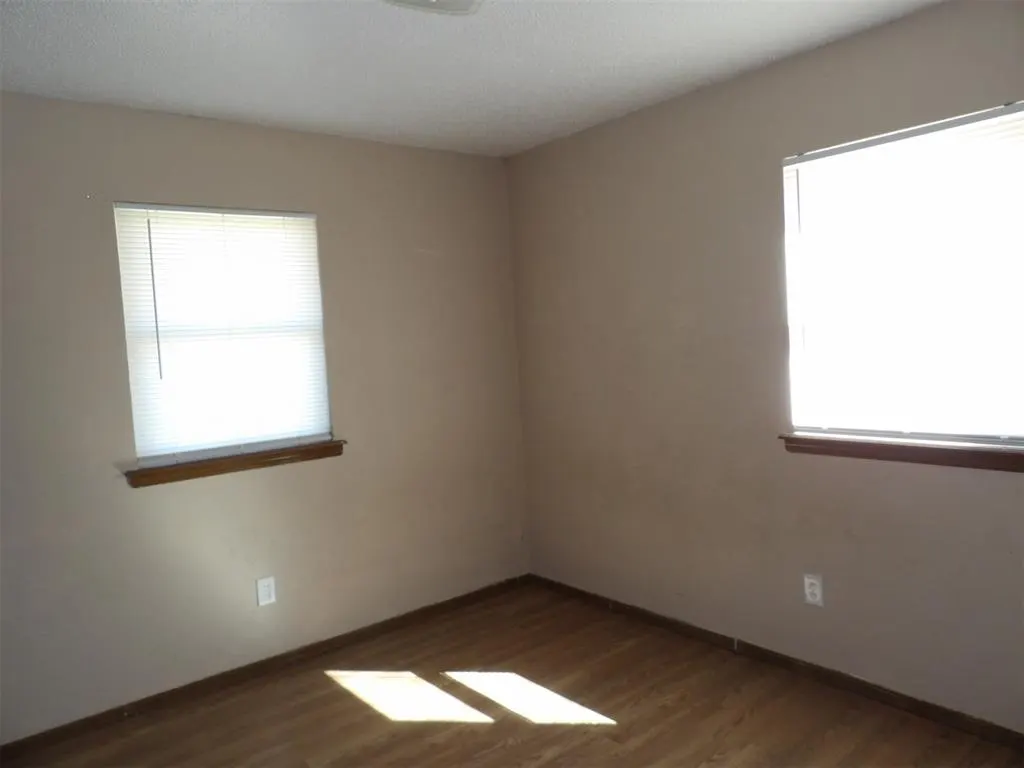 Photo 6 — 510 NE 18th Street, Moore, OK 73160