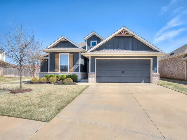Photo 2 — 3708 Palisade Lane, Oklahoma City, OK 73179